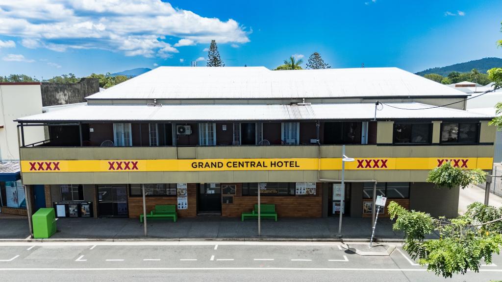 69 Main St, Proserpine, QLD 4800