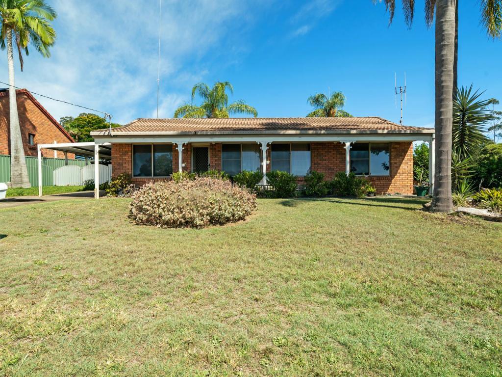 108 Kanangra Dr, Taree, NSW 2430