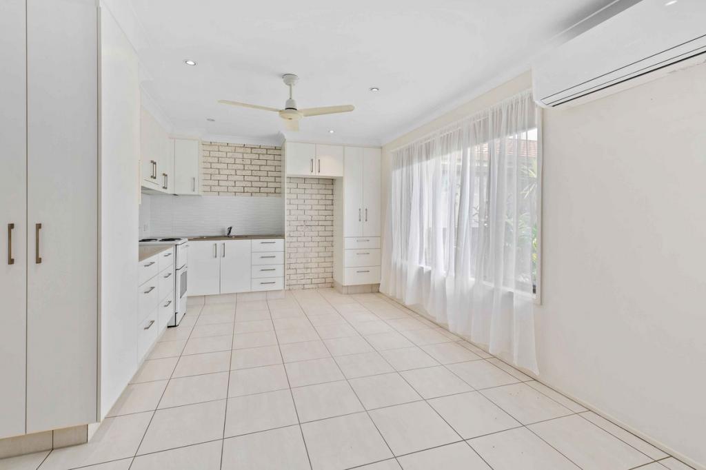 3/4 Cotinga Cres, Burleigh Waters, QLD 4220