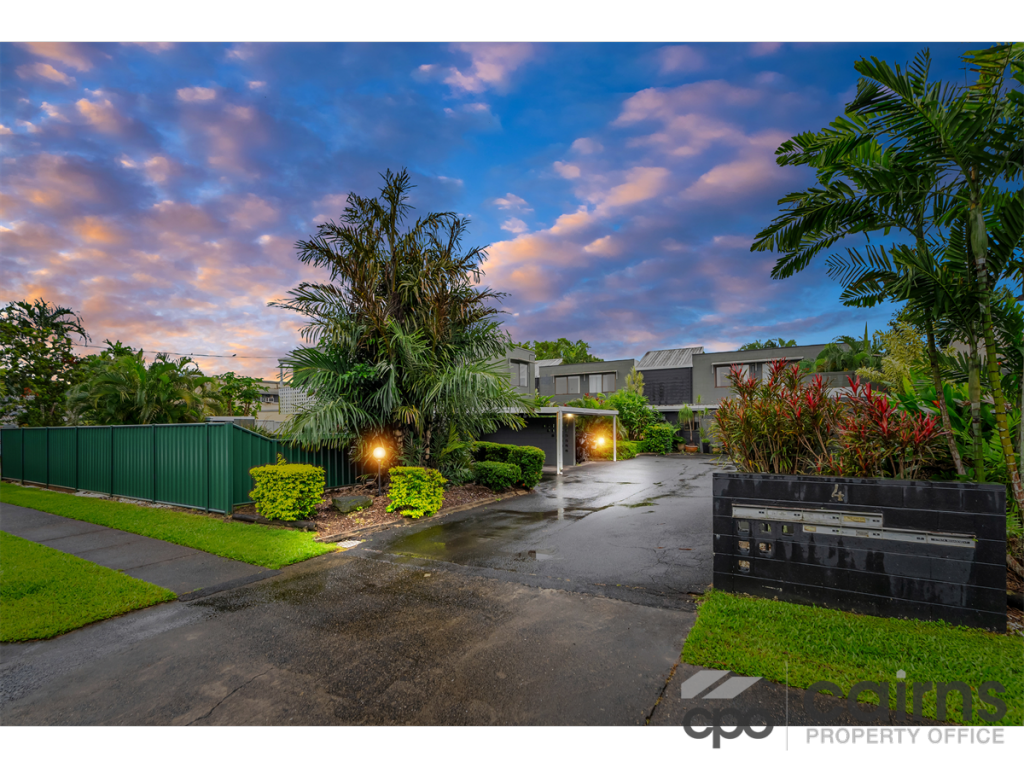 4/4 MAYTOWN CL, MANOORA, QLD 4870