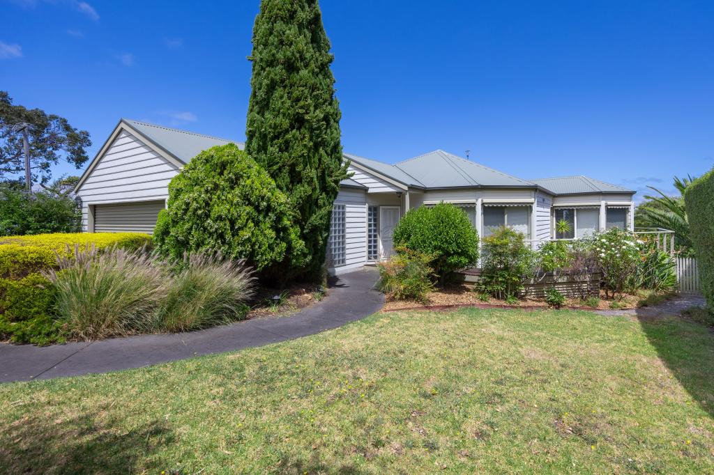 10 Troon Rd, Rosebud, VIC 3939