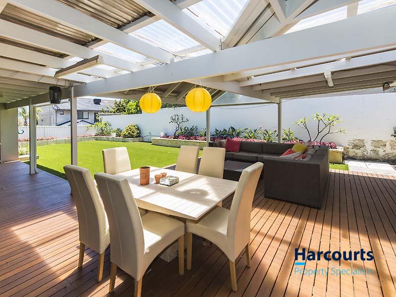 18 Tarongo Way, City Beach, WA 6015