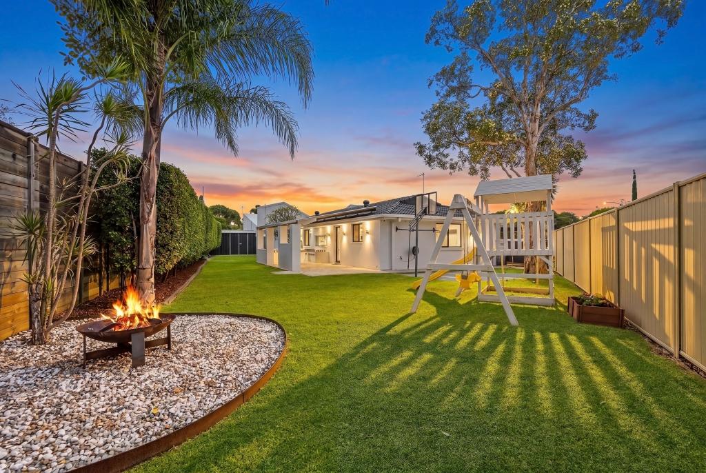 7 Tirau Pl, Broadbeach Waters, QLD 4218