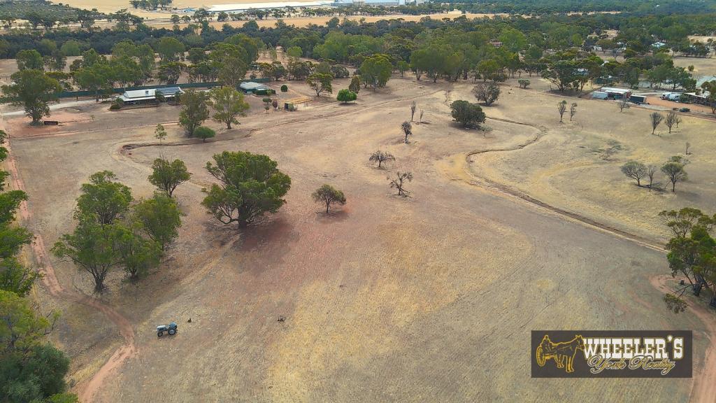 30 Hoops Rd, Cold Harbour, WA 6302