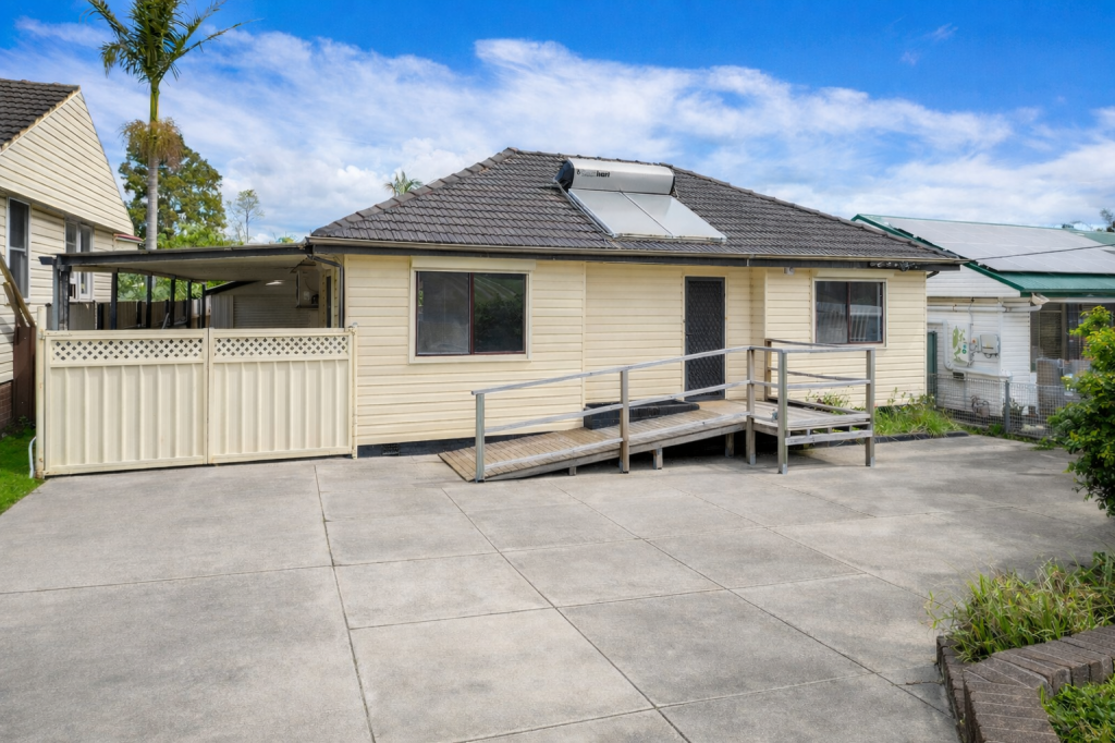 253 Northcliffe Dr, Berkeley, NSW 2506