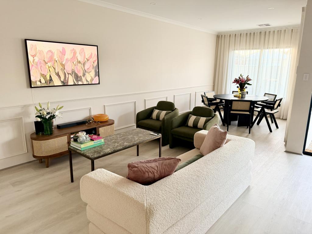 16 Tarifa Lane, Coogee, WA 6166