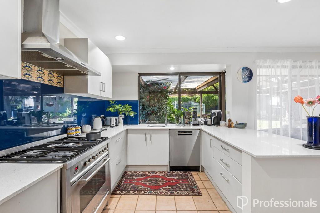 23 Baronet Rd, Lesmurdie, WA 6076