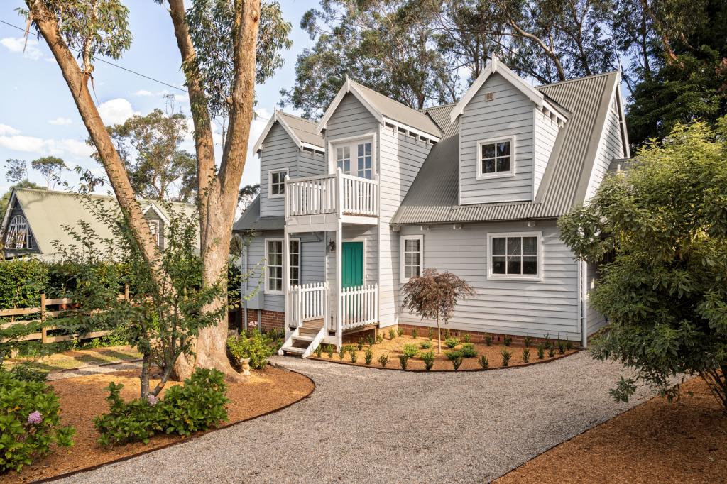 4 Backhouse St, Wentworth Falls, NSW 2782