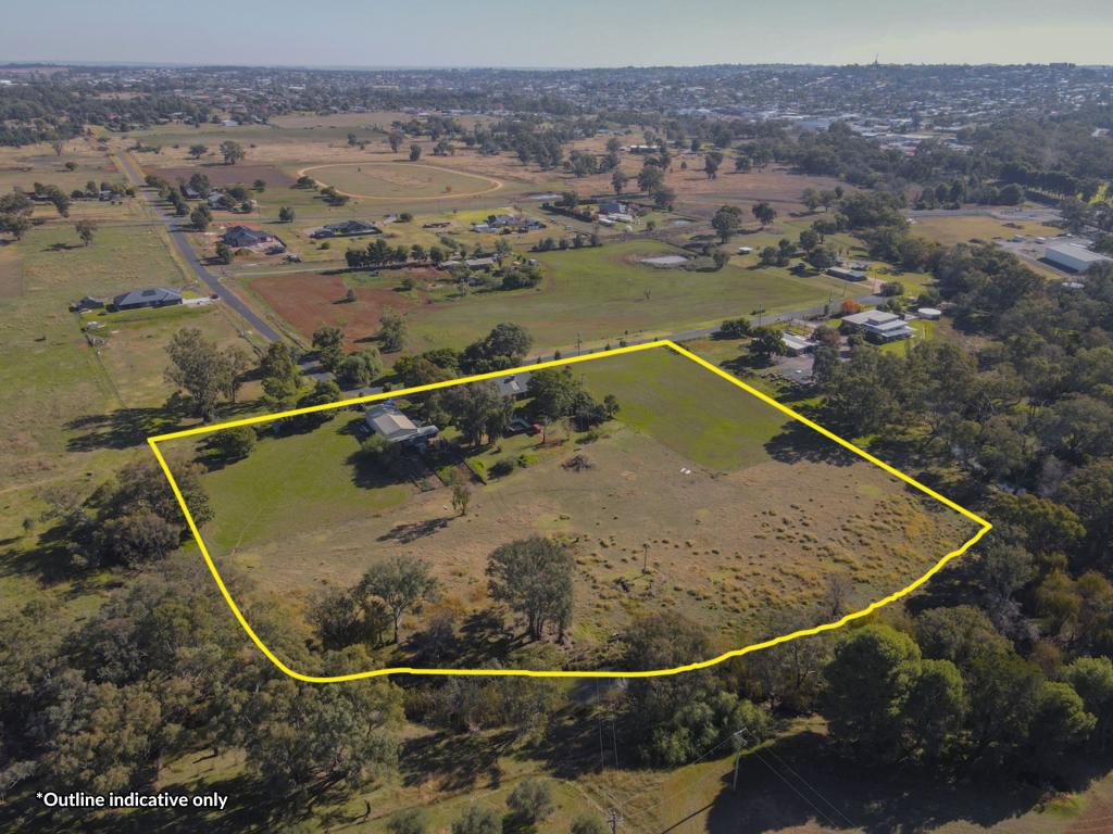 36 Emerton Rd, Parkes, NSW 2870