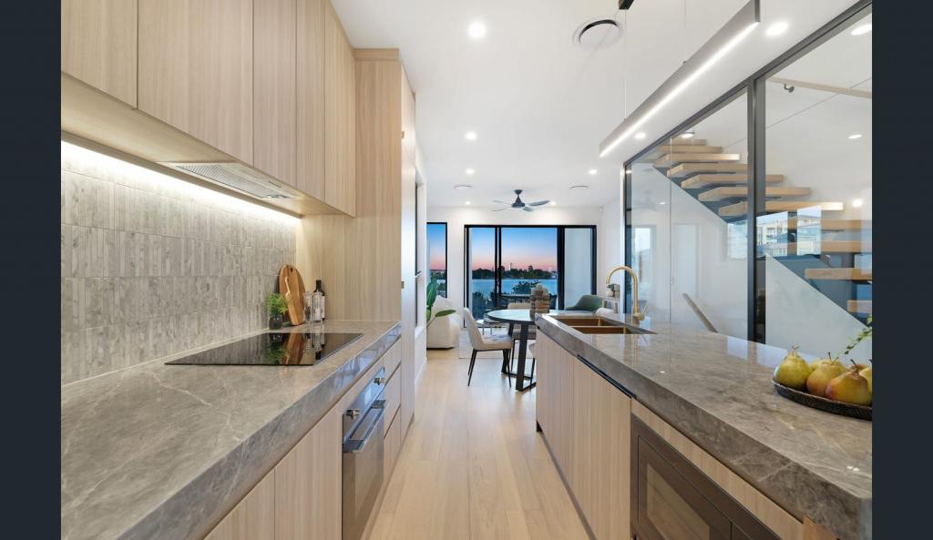 1/19 Watts Dr, Varsity Lakes, QLD 4227