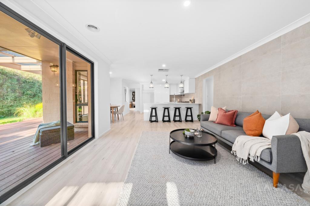 21 Robinia Pl, Jerrabomberra, NSW 2619