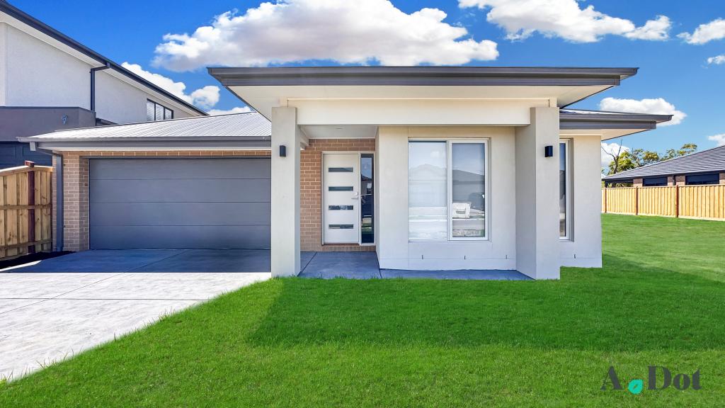 32 LUNN ST, OFFICER, VIC 3809