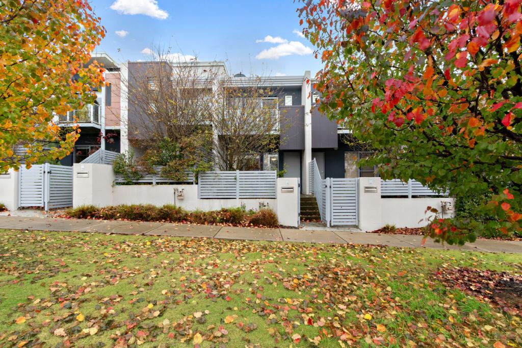 10/10 JUNEE ST, CRACE, ACT 2911