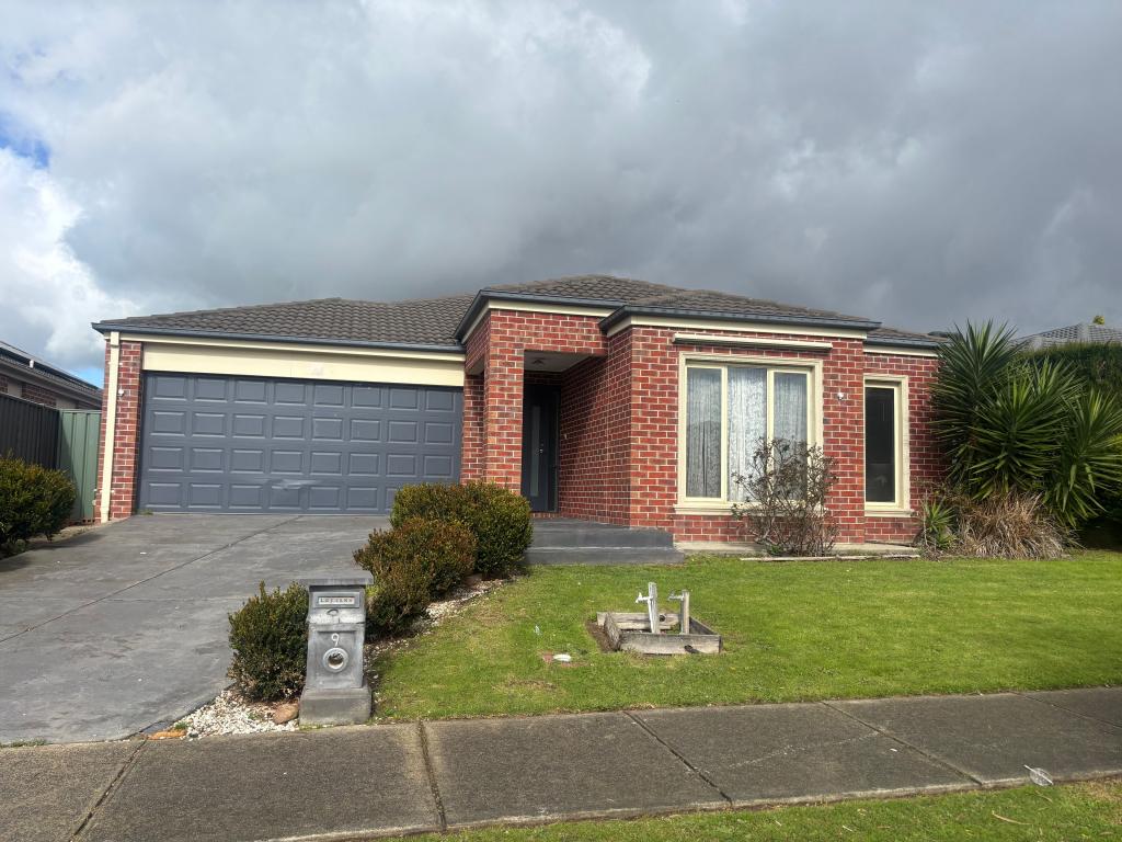 9 Lumina Ave, Cranbourne North, VIC 3977