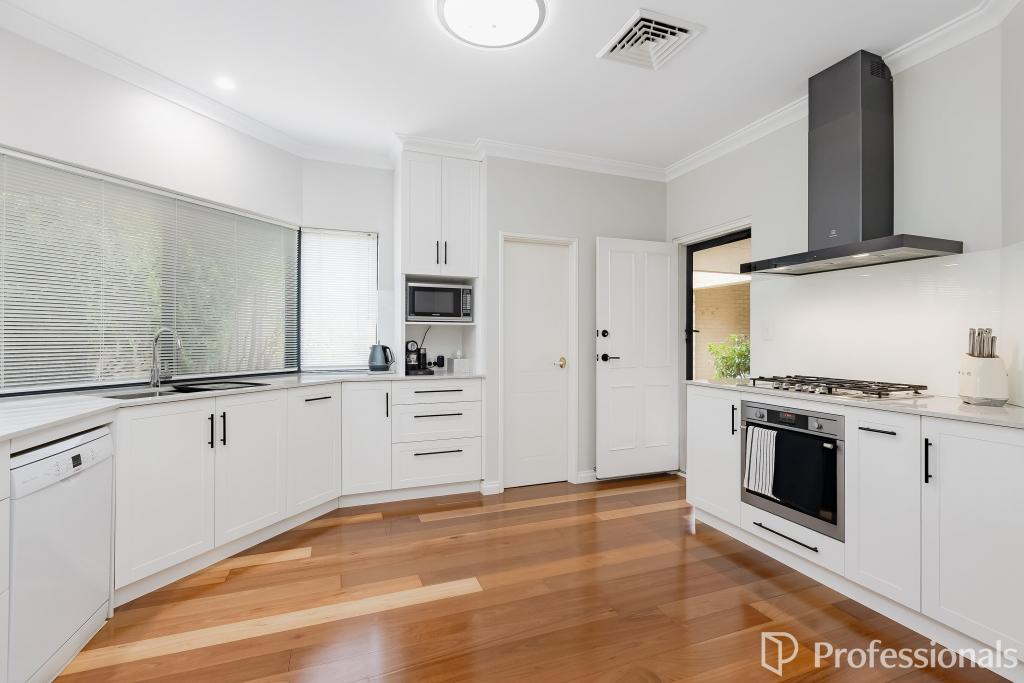 6 Haywood Trl, Leeming, WA 6149