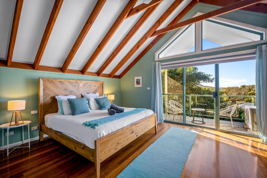 18 Beach Dr, Killcare, NSW 2257