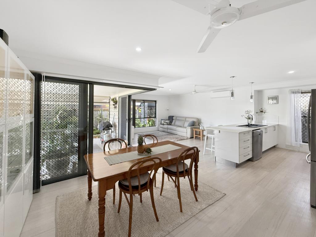 1/14 DUKE CT, URRAWEEN, QLD 4655