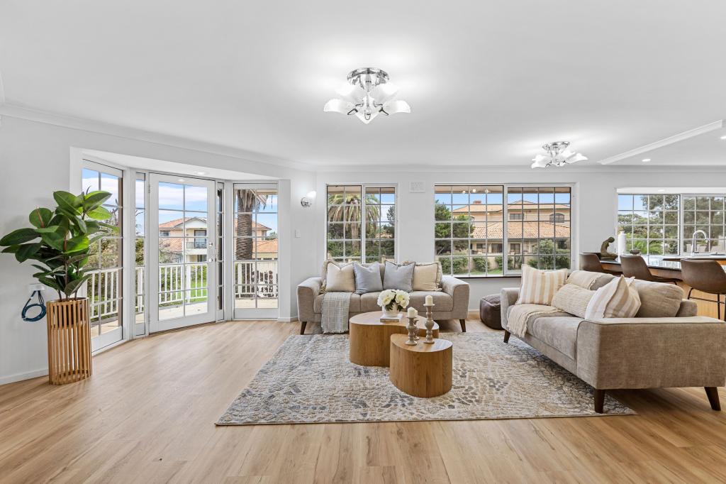 2 Queenscliff Ct, Kallaroo, WA 6025