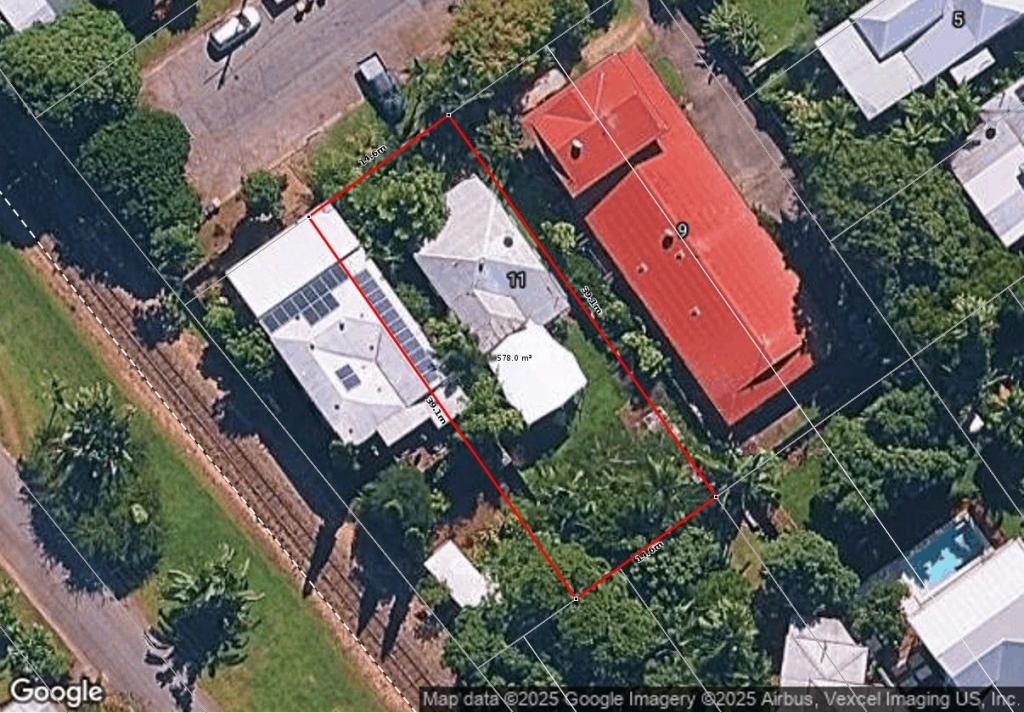 11 John St, Cairns North, QLD 4870