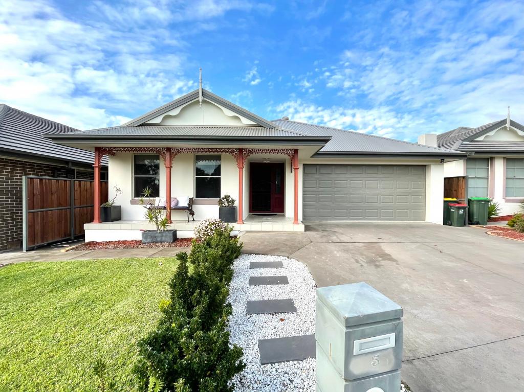 5 Crank Pl, Elderslie, NSW 2570