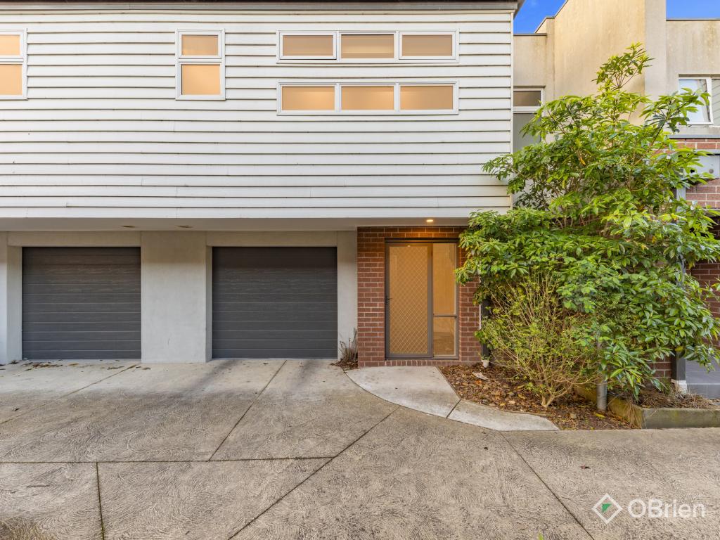 2/15 Lamb St, Cranbourne, VIC 3977