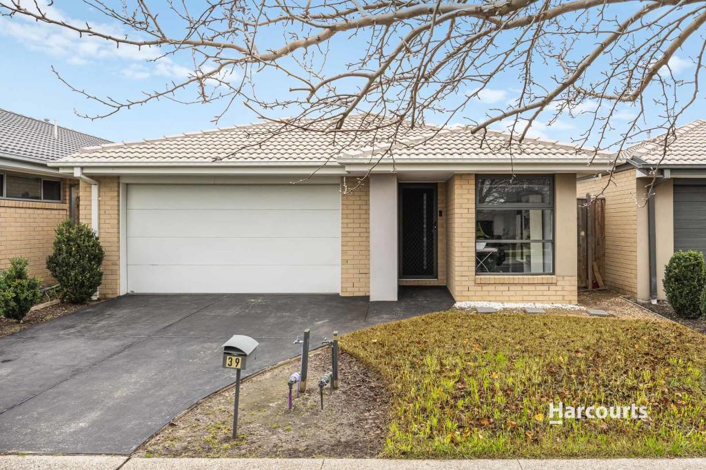 39 Caversham Dr, Pakenham, VIC 3810