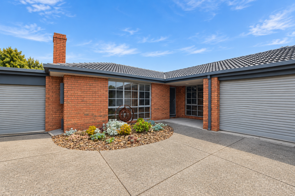 36 Glastonbury Dr, Highton, VIC 3216