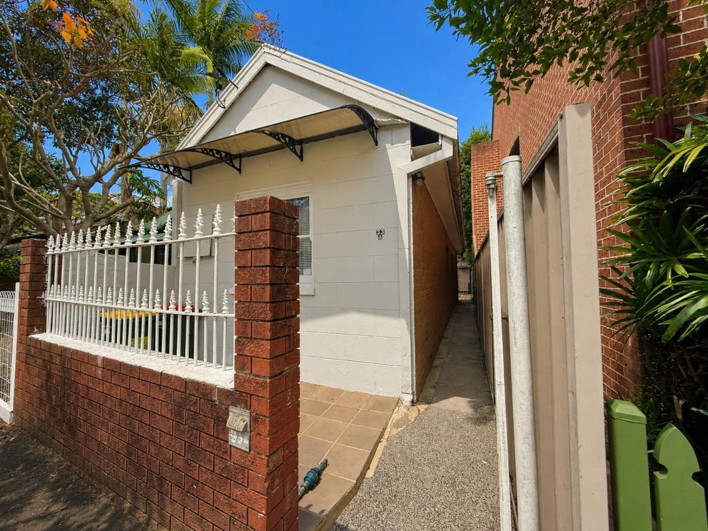 33A SEPTIMUS ST, ERSKINEVILLE, NSW 2043