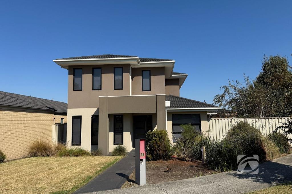 15 Greenfield Lane, Pakenham, VIC 3810