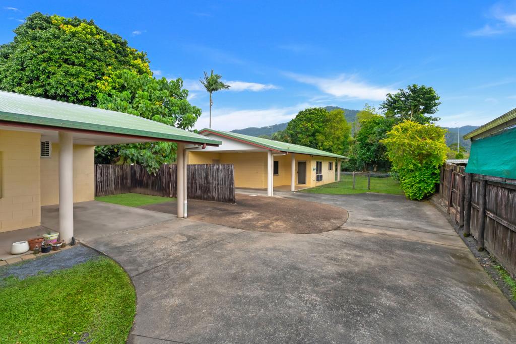 2/5 Coolabah Cl, White Rock, QLD 4868