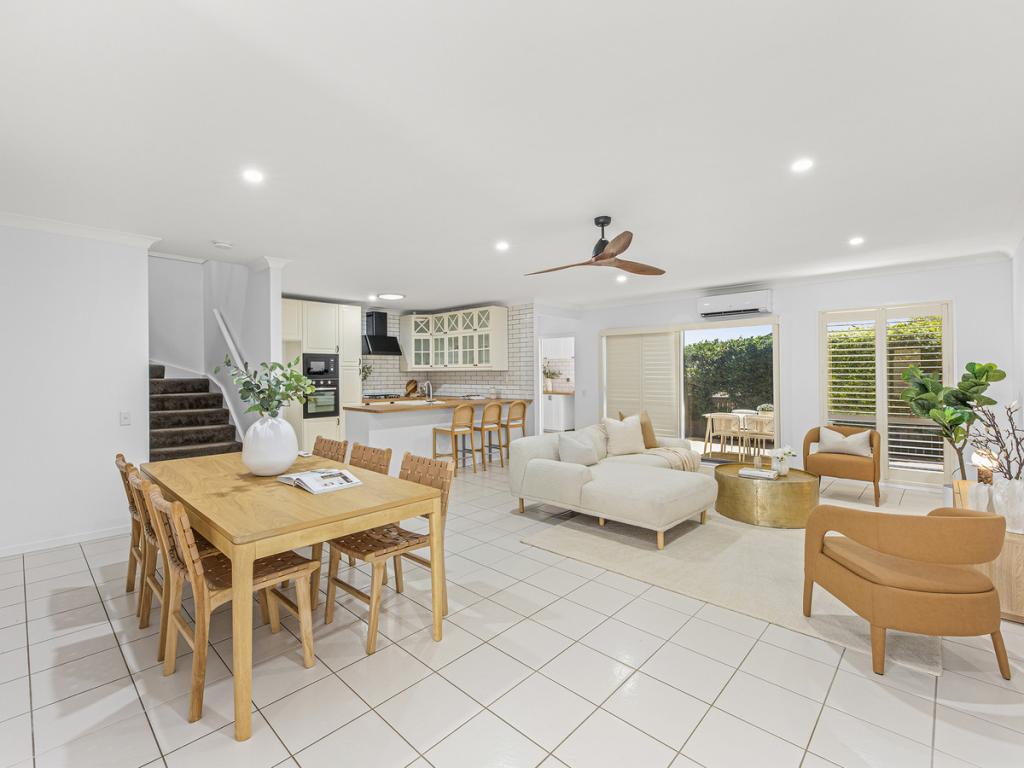 7/7 Greenway Cct, Mount Ommaney, QLD 4074