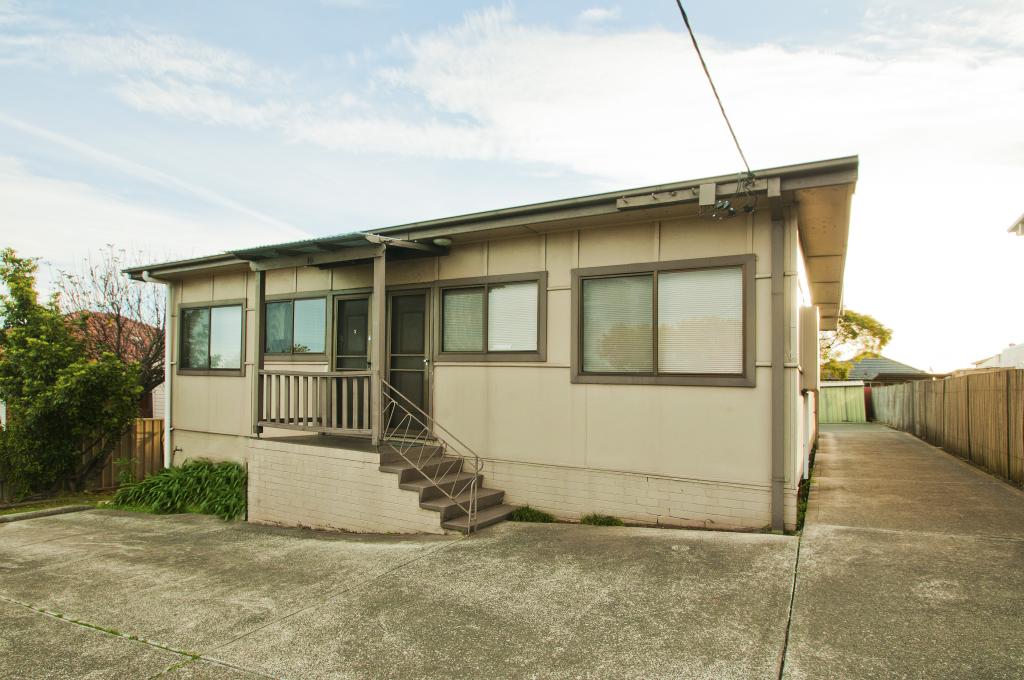 3/10 Barina Ave, Lake Heights, NSW 2502