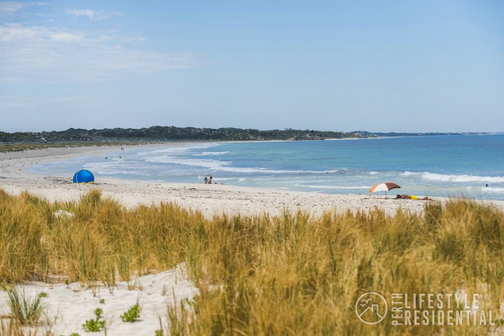 4 Nanarup St, Two Rocks, WA 6037