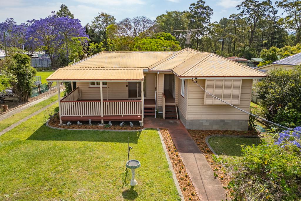 70 ARCHER ST, WOODFORD, QLD 4514