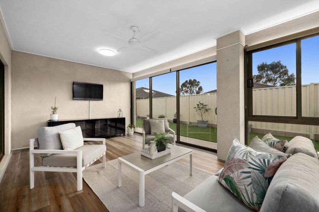3 Waltzing Dr, Lynbrook, VIC 3975