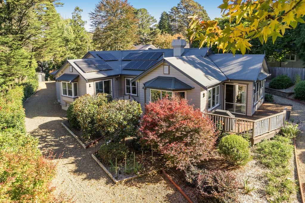 31 TOULON AVE, WENTWORTH FALLS, NSW 2782
