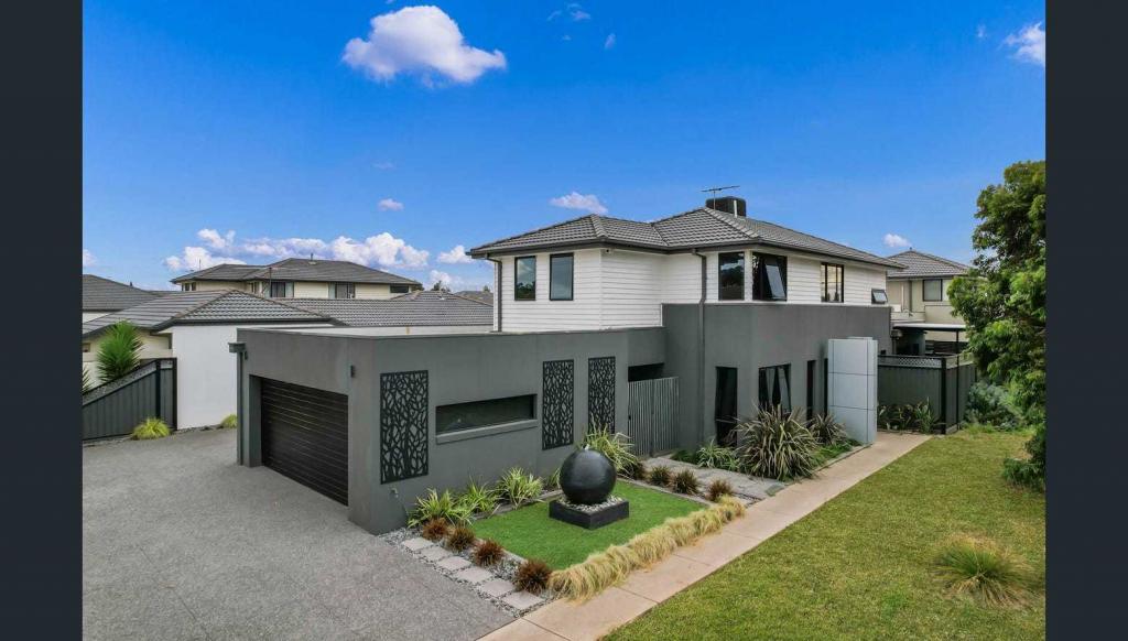 17 Regent Cl, Burnside Heights, VIC 3023