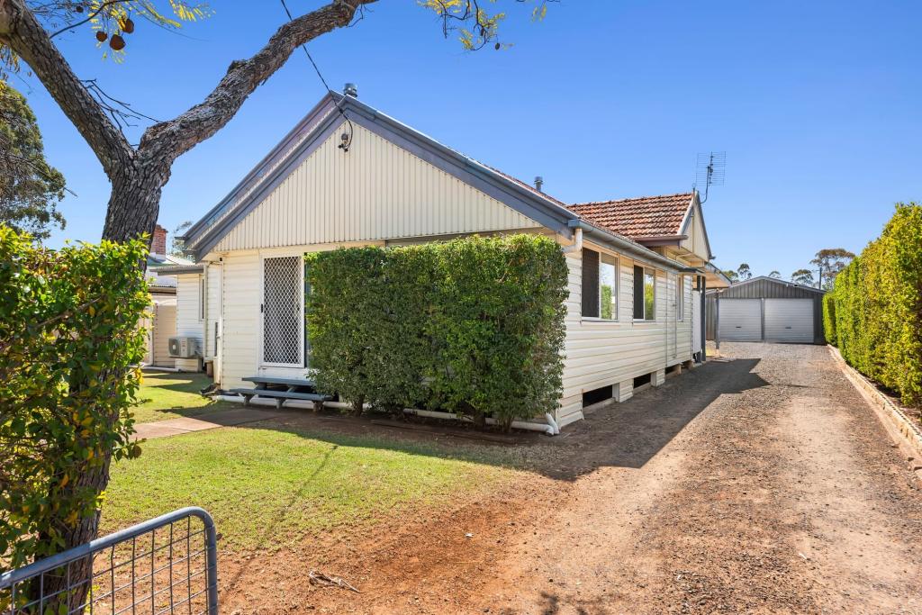 79 Patrick St, Dalby, QLD 4405