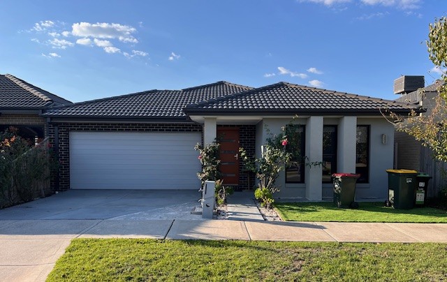 12 Bastings Ave, Mickleham, VIC 3064