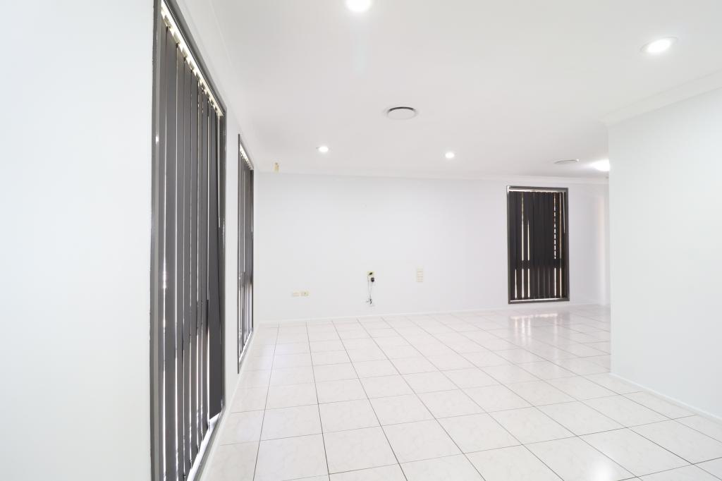 23 Mistletoe Ave, Claremont Meadows, NSW 2747