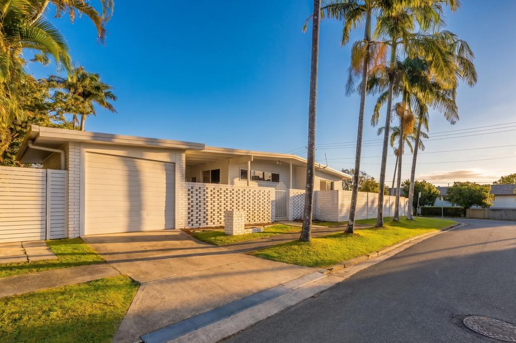 34 Heydon Ave, Labrador, QLD 4215
