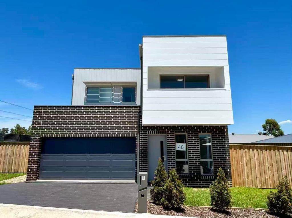 1 Latifa Gld, Riverstone, NSW 2765