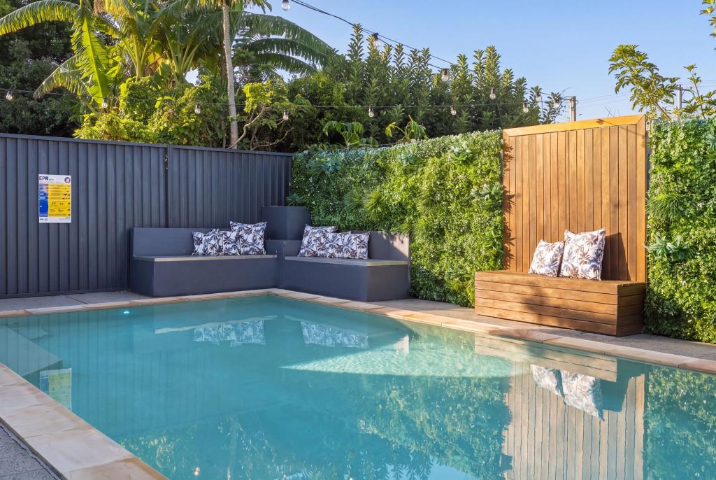7 Darnay Rd, Broadbeach Waters, QLD 4218