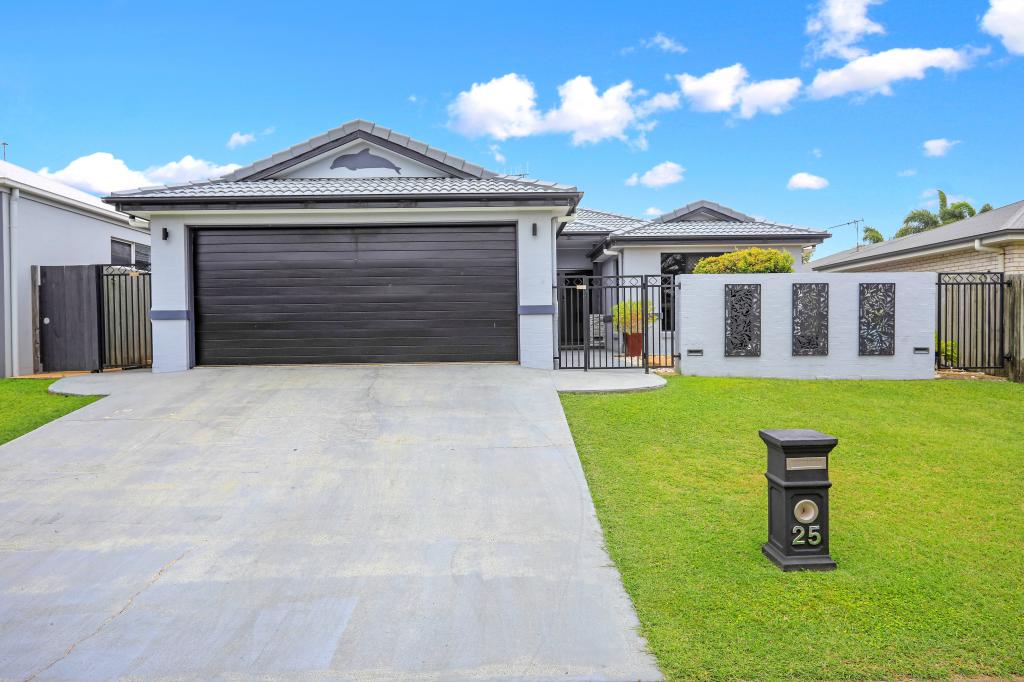 25 Robert John Cct, Coral Cove, QLD 4670