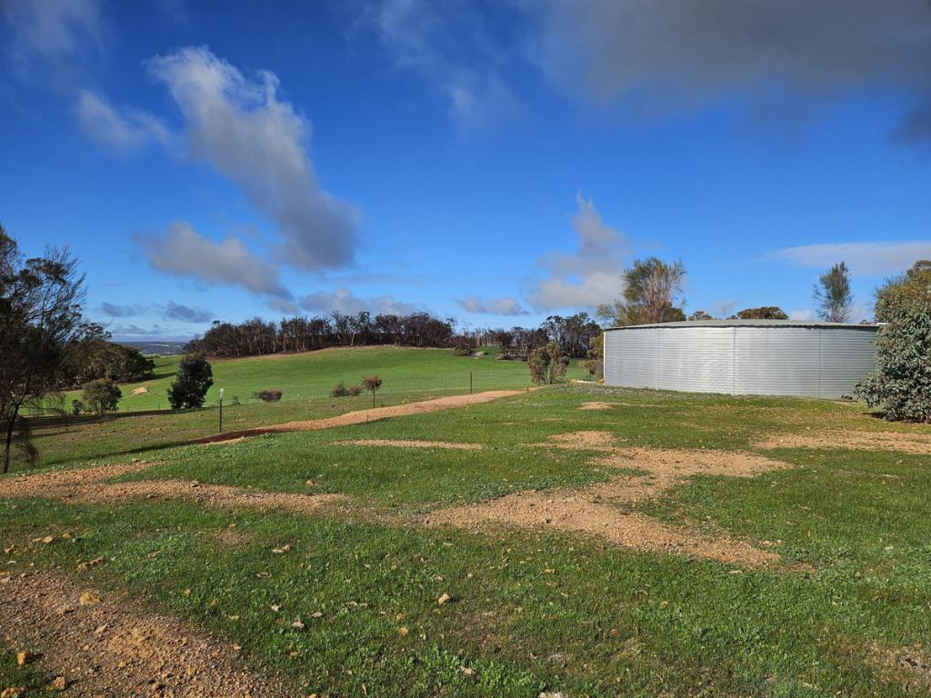 177 O'Connell Rd, Wandering, WA 6308