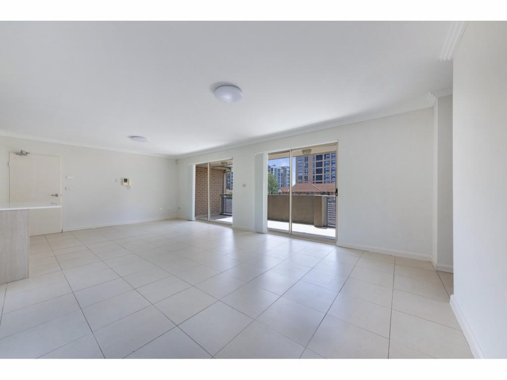 6/18 ADDLESTONE RD, MERRYLANDS, NSW 2160