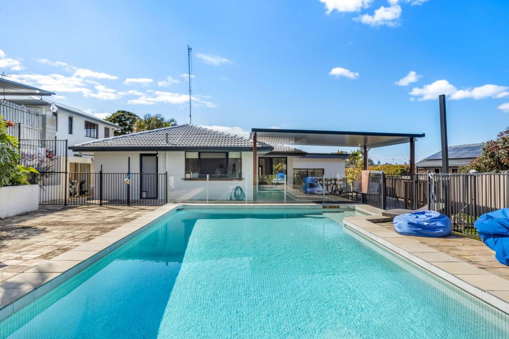 10 Ocean View St, Benowa, QLD 4217