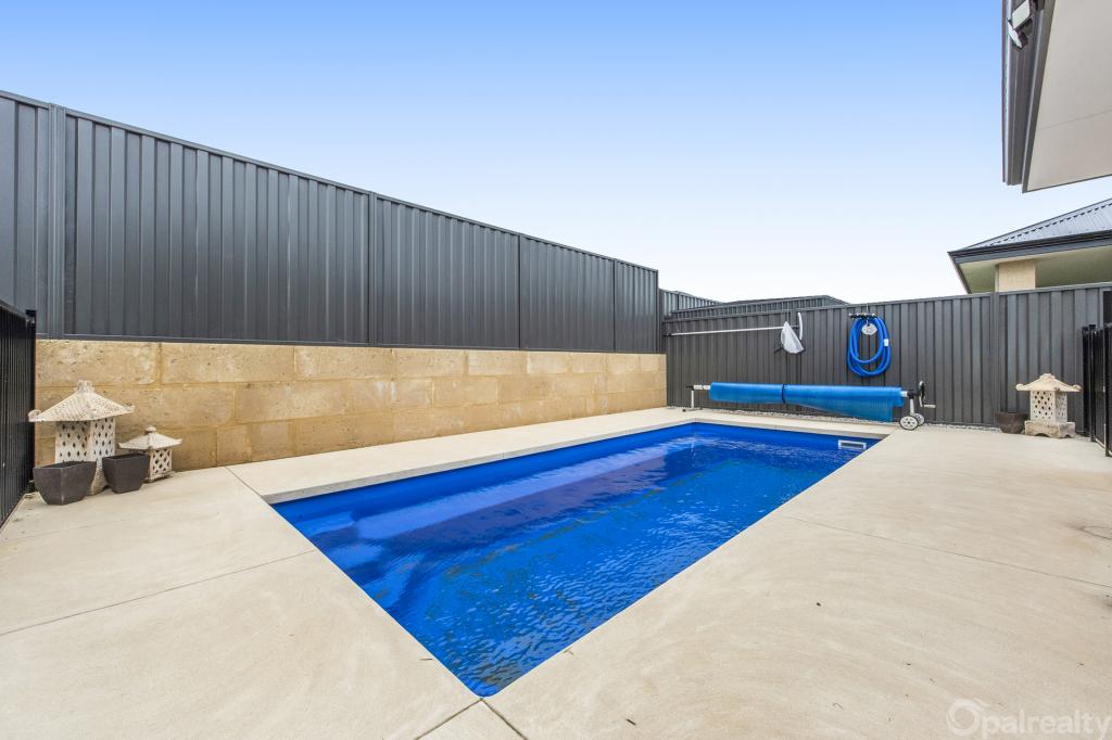 12 Fairchild St, Lakelands, WA 6180