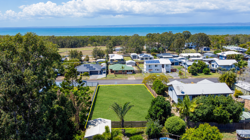 11 PETREL AVE, RIVER HEADS, QLD 4655