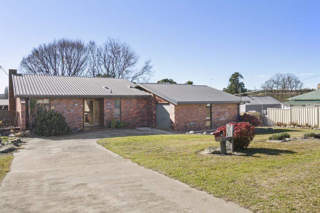 19 Park St, Uralla, NSW 2358